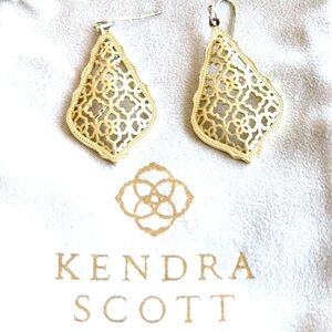 Kendra Scott Addie Gold Drop Earrings in Gold Filigree